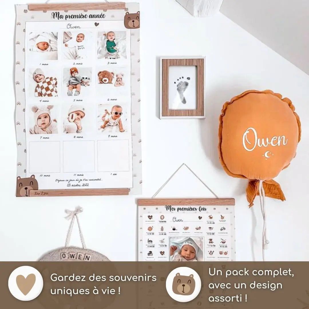 Affiche Mes Premières Fois avec baguettes bois et empreintes bébé