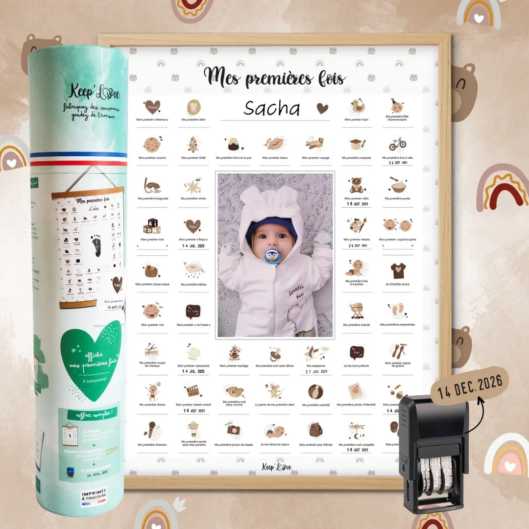 Flatlay de l’affiche Ourson encadrée avec accessoires de bébé – univers tendre et naturel Keep’Love