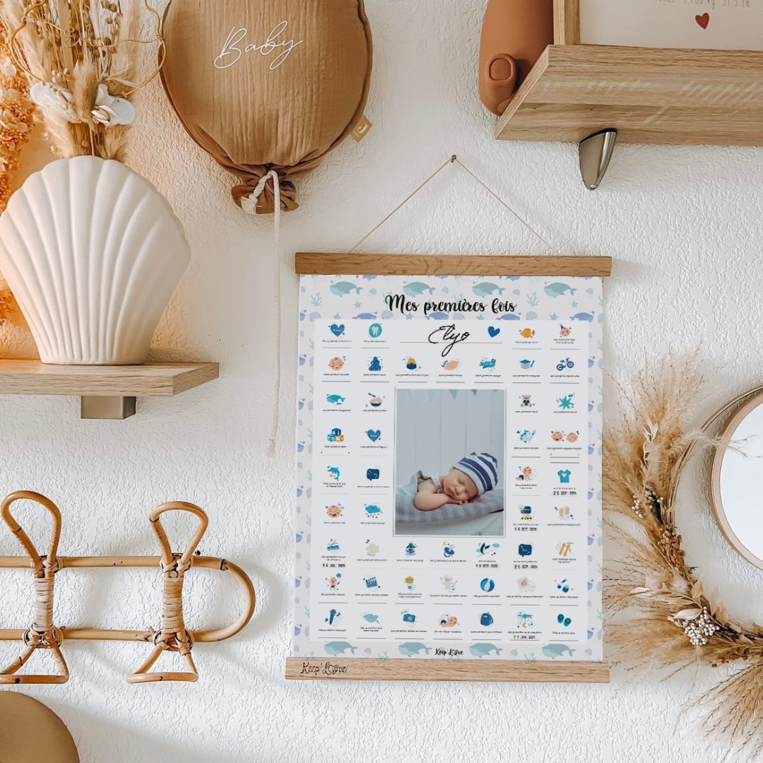 Affiche “Mes Premières Fois” bébé à tamponner – Cadeau naissance (Baleine)
